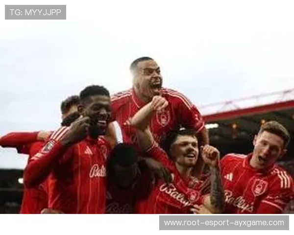 奥多伊连续进球，森林士气高涨：在逆境中寻找冠军节拍